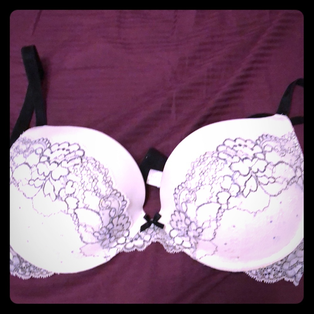 Great condition black and white bra